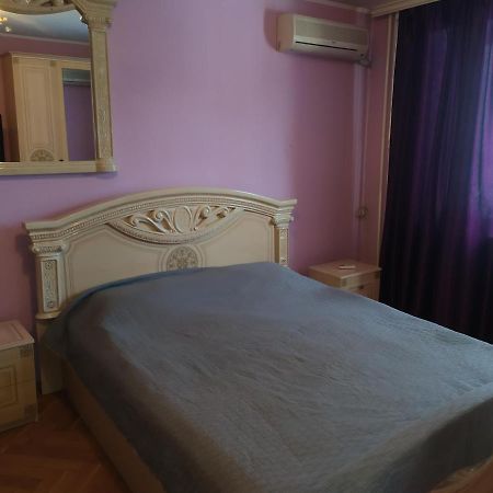 Затишні Апартаменти В Центрі Rivne Exterior photo