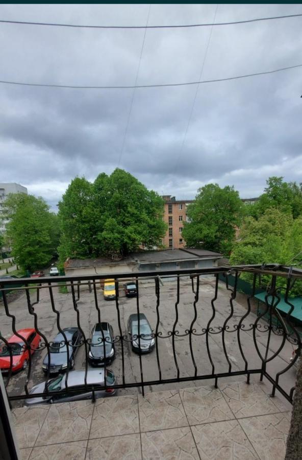 Затишні Апартаменти В Центрі Rivne Exterior photo